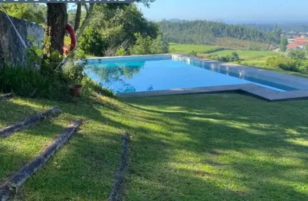 Location villa à Curvos, Charming Villa avec piscine privée à Curvos