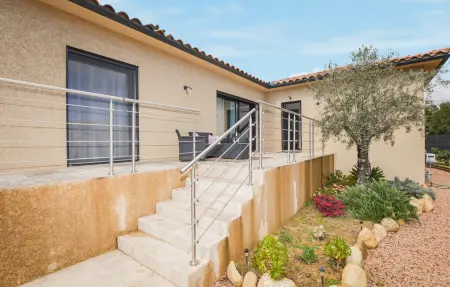 Location maison à Prunelli Di Fumorbo, Villa spacieuse avec piscine