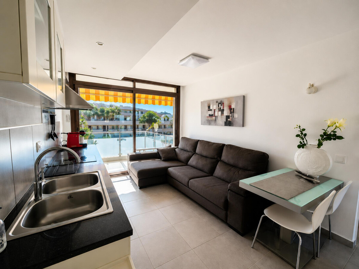 Appartement 2 ch, piscine et parking à 300 m plage - Photo 2