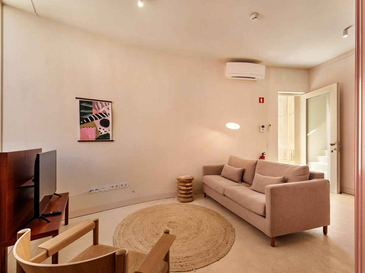 T1 réaménagé avec piscine au cœur de Vila Real - Photo 7