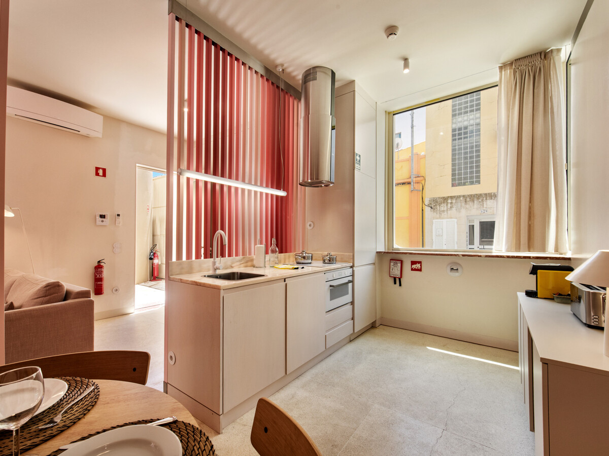 T1 réaménagé avec piscine au cœur de Vila Real - Photo 9