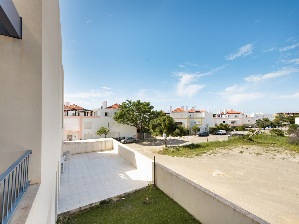T2 épuré avec véranda, garage et piscine à Tavira - Photo 15