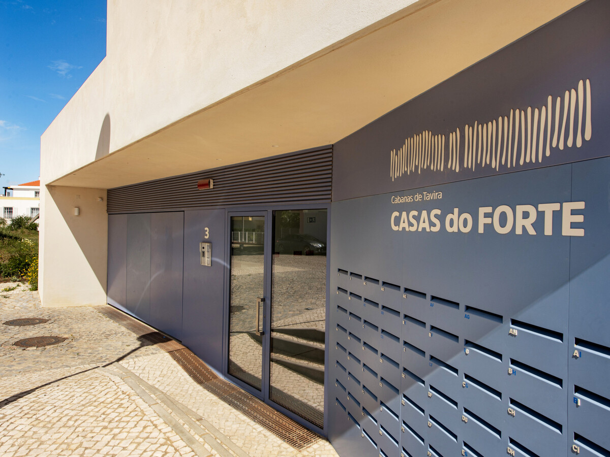 T2 épuré avec véranda, garage et piscine à Tavira - Photo 23