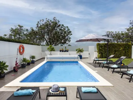 Location gite à Tavira, Maison moderne avec piscine privée à Santa Luzia