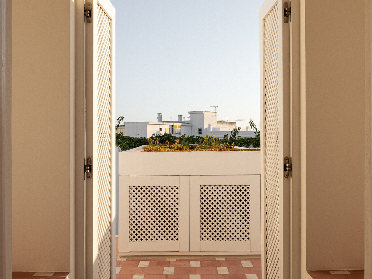 T2 Art Nouveau avec piscine privée au centre de Faro - Photo 4