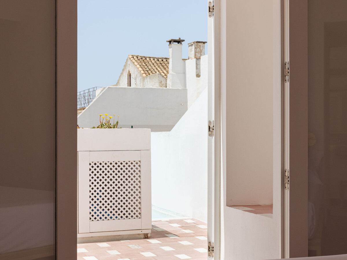 T2 Art Nouveau avec piscine privée au centre de Faro - Photo 16