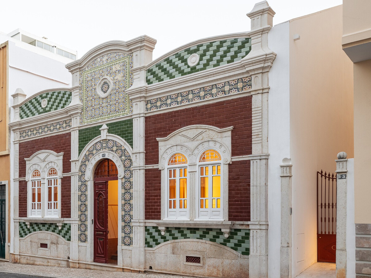 T2 Art Nouveau avec piscine privée au centre de Faro - Photo 22
