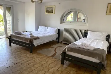 Maison 6 chambres avec piscine privée, vallée de la Cèze : photo 25