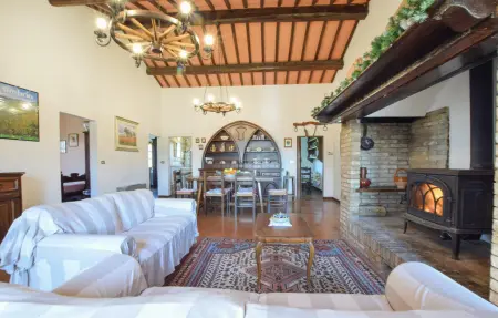 Podere C. : maison rustique 300 m² avec jardin à Magione : photo 3