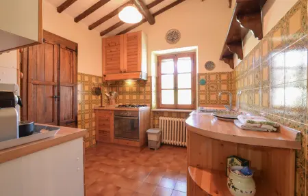 Podere C. : maison rustique 300 m² avec jardin à Magione : photo 5
