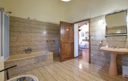 Podere C. : maison rustique 300 m² avec jardin à Magione : photo 28