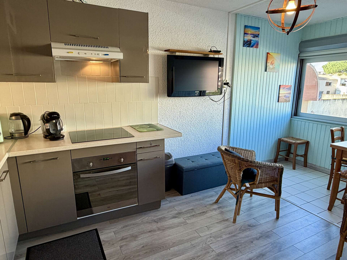 Studio cabine Gruissan, 100 m plage, parking privé - Photo 3