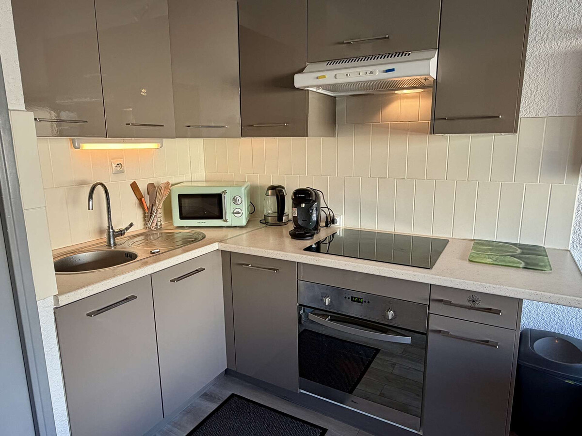 Studio cabine Gruissan, 100 m plage, parking privé - Photo 4