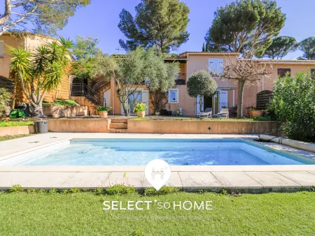 Location maison à Bormes les Mimosas, Villa avec piscine, animaux admis - 10 pers. Vue sur collines