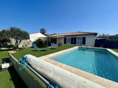 Location maison à Saint Cyprien, Villa avec piscine et climatisation - 6 pers.