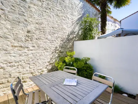 Location maison à Saint Martin de Ré, Charmante maison avec terrasse au cœur de Saint-Martin-de-Ré