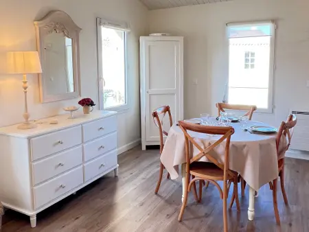 Location appartement à Saint Martin de Ré, Bel appartement au centre du village