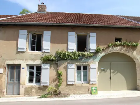 Location gite à Bucey lès Gy, Gîte de groupe convivial à Bucey-lès-Gy, idéal randonneurs
