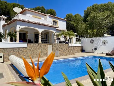 Location villa à Moravit, Villa avec piscine privée et clim - 8 pers.