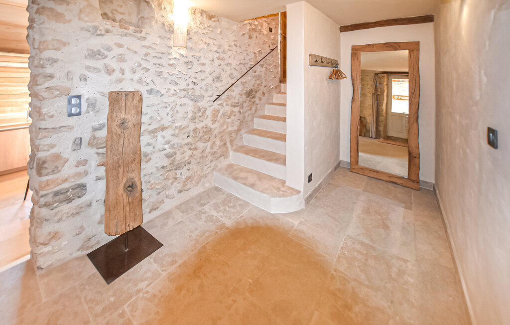 Maison en pierre avec piscine à Rustrel - Photo 9
