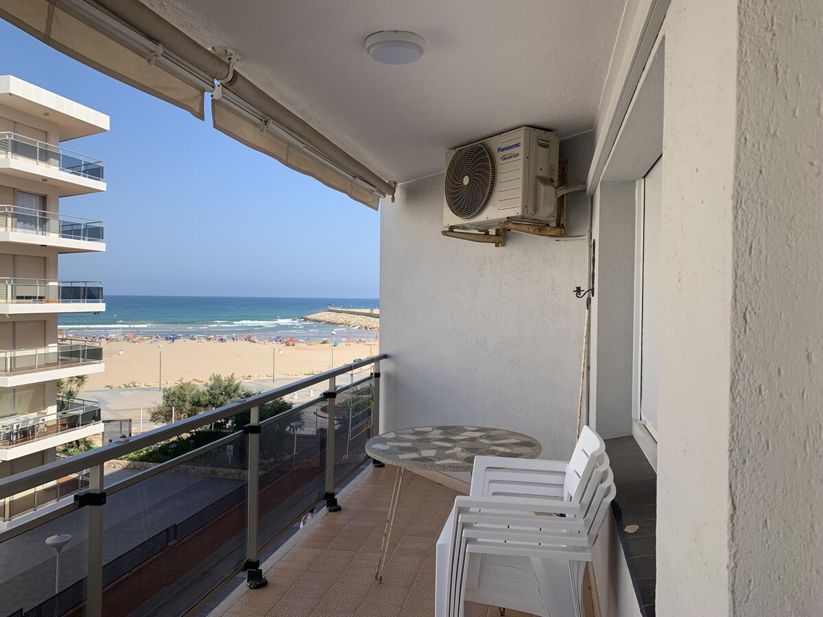 Appartement face à la mer à Torredembarra, 2 ch. - Photo 1