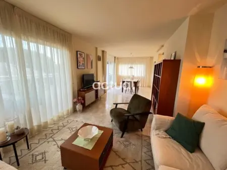 Location appartement à Platja d'Aro i S'Agaró, Appartement moderne à 400m plage avec piscine, WiFi, parking et terrasse
