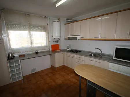 Appartement 6 pers. vue mer et montagne à 50m de plage : photo 4