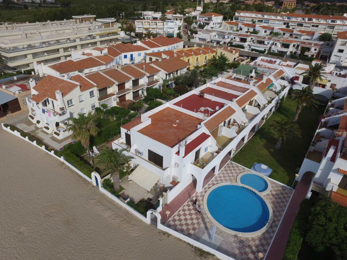 Maison 3 ch. en front de mer à Miami Platja, jardin & piscine - Photo 26