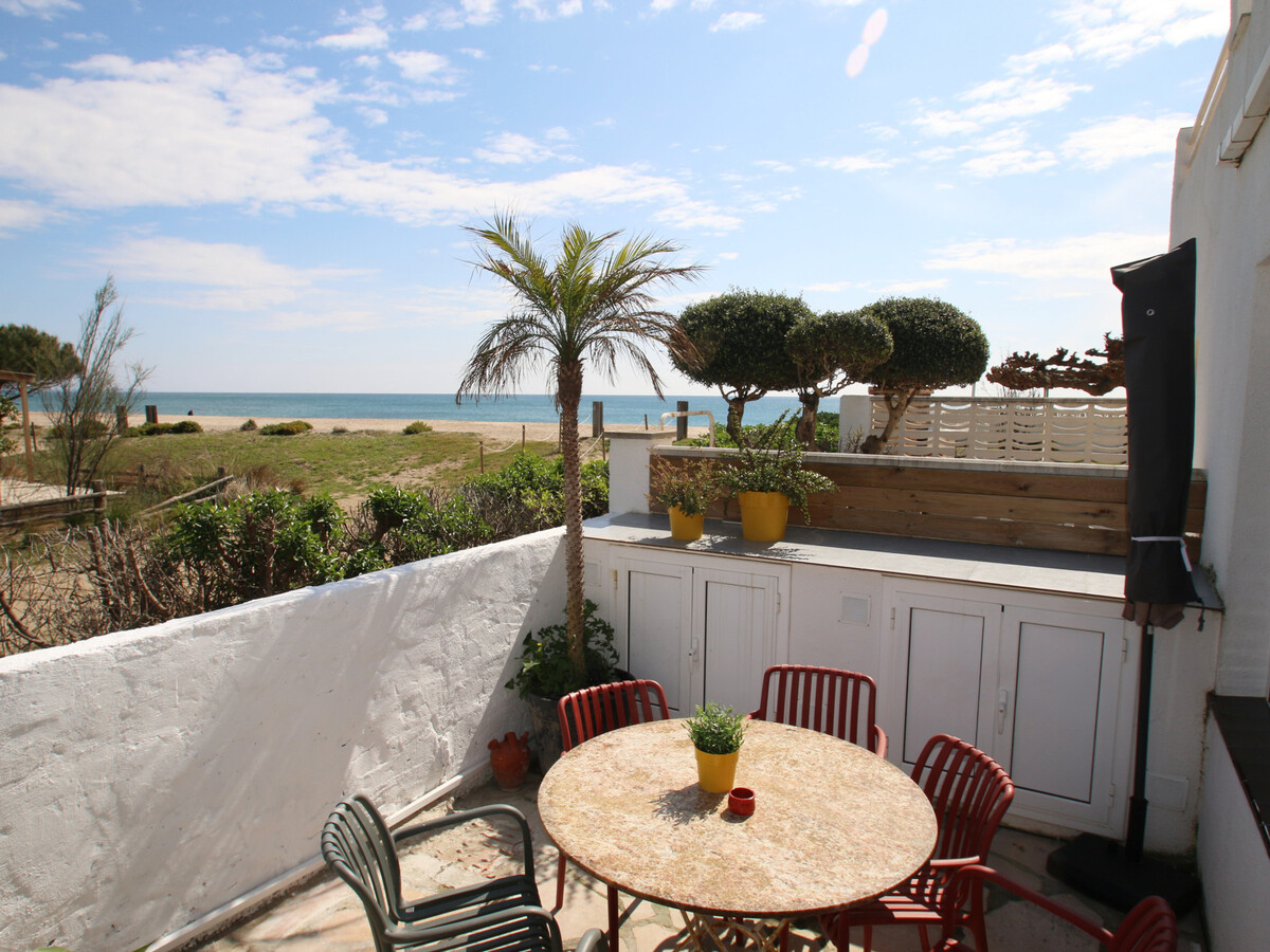Maison bord de mer Miami Plaja : terrasse vue mer, piscine - Photo 5