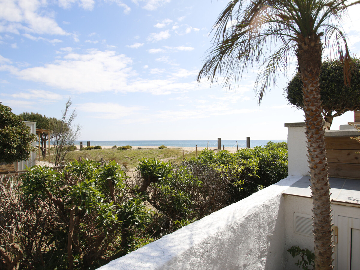 Maison bord de mer Miami Plaja : terrasse vue mer, piscine - Photo 6