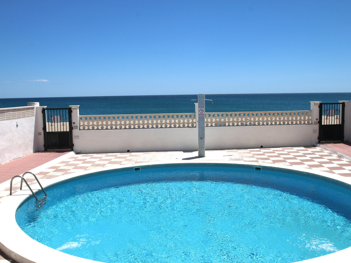 Maison mitoyenne première ligne de plage à Miami Platja - Photo 1