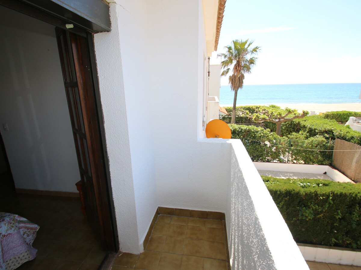 Maison mitoyenne première ligne de plage à Miami Platja - Photo 11