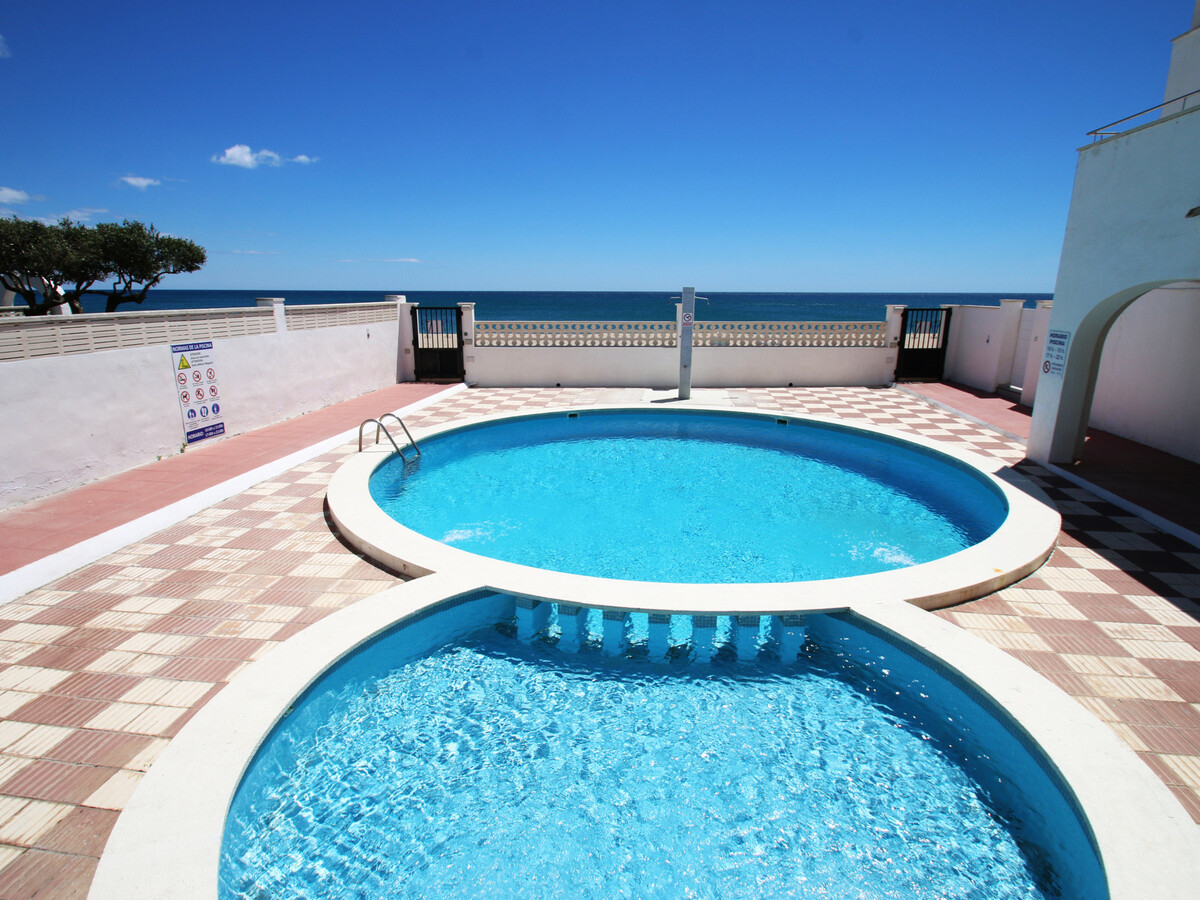 Maison mitoyenne première ligne de plage à Miami Platja - Photo 13