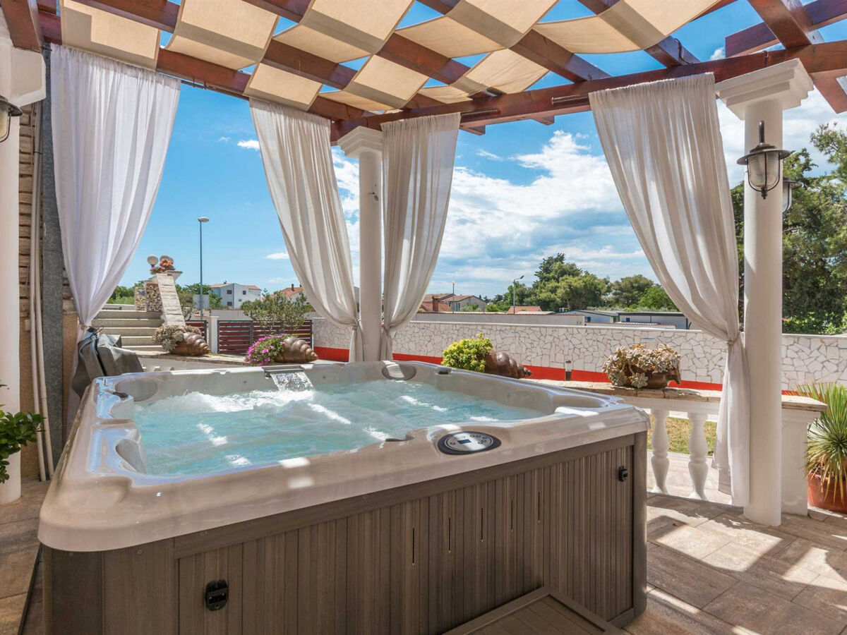Villa Ancora : 13 chambres, piscine chauffée à Donje Rastane - Photo 4