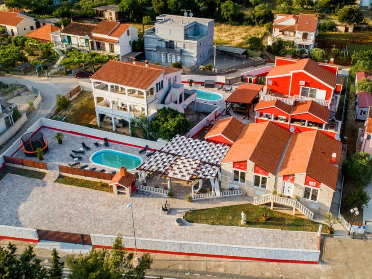 Villa Ancora : 13 chambres, piscine chauffée à Donje Rastane - Photo 6