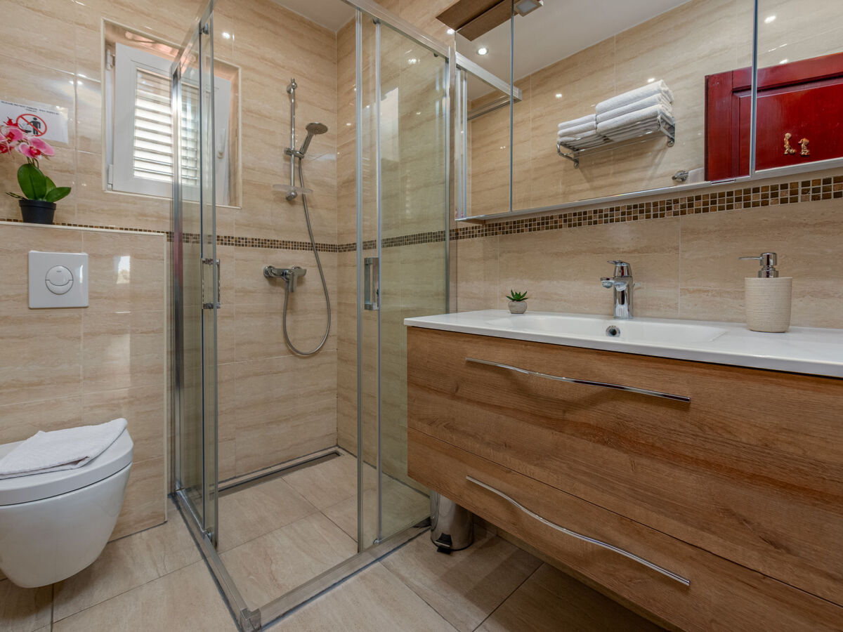 Villa Ancora : 13 chambres, piscine chauffée à Donje Rastane - Photo 51