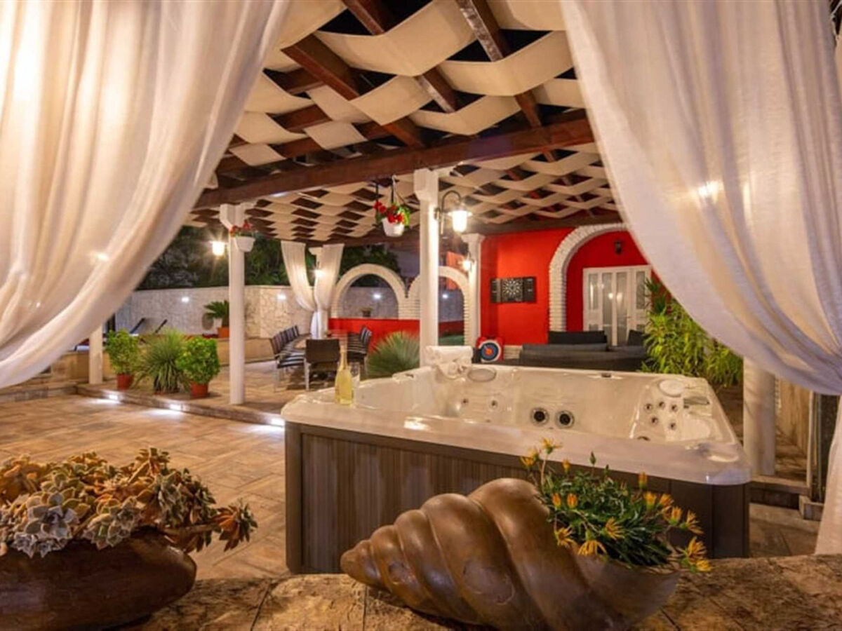Villa Ancora : 13 chambres, piscine chauffée à Donje Rastane - Photo 81