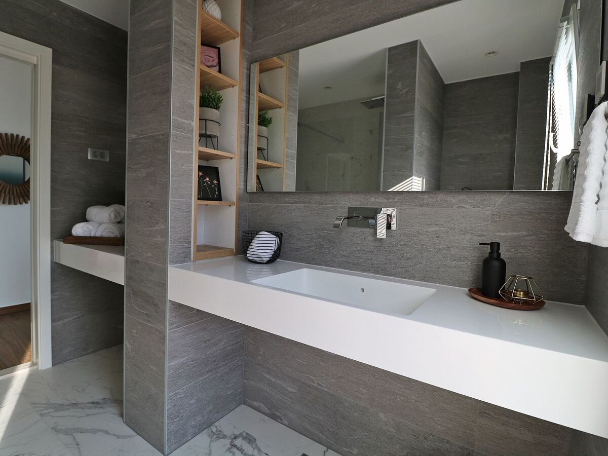 Villa moderne Veliko Brdo, piscine infinity et vue mer - Photo 5
