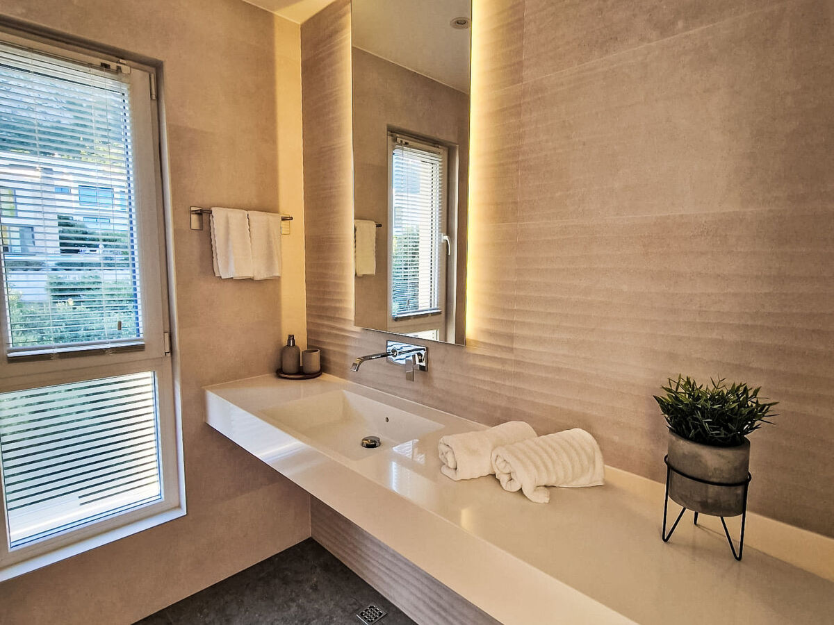 Villa moderne Veliko Brdo, piscine infinity et vue mer - Photo 9