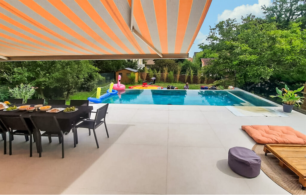 Maison 4 chambres avec piscine chauffée à Yerres - Photo 1
