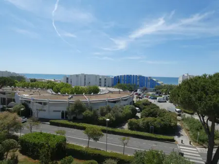 Location appartement à La Grande Motte, Studio cabine moderne proche plage et commerces avec parking privé