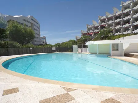 Location appartement à La Grande Motte, Studio avec Piscine, Proche Plage et Commerces - Terrasse et Parking