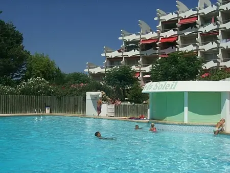 Location appartement à La Grande Motte, Studio Cabine Cosy avec Piscine, Terrasse & Parking, à 100m de la Plage