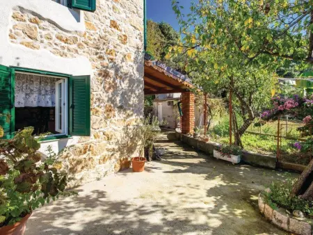 Maison traditionnelle en pierre pour 6 à Supetarska Draga : photo 3