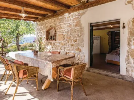 Maison traditionnelle en pierre pour 6 à Supetarska Draga : photo 8