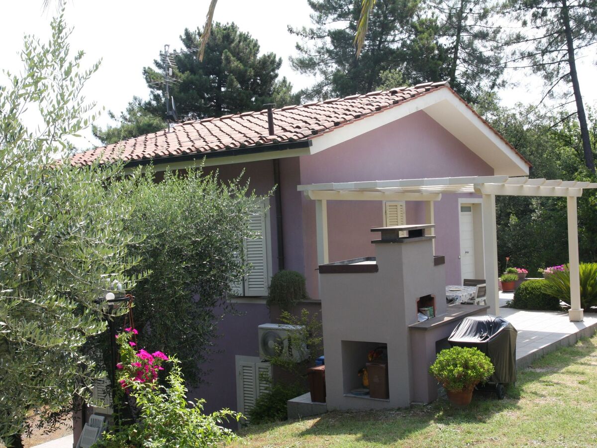 Maison indépendante Montecarlo, jardin 1000m² et barbecue - Photo 3