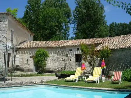 Location maison à Montaigu de Quercy, Maison avec piscine partagée à Montaigu-de-Quercy
