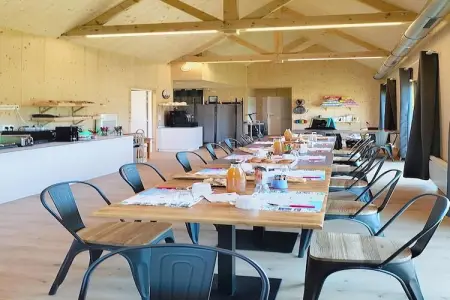 Location gite à Malansac, Gîte pour 6 personnes avec piscine et terrasse