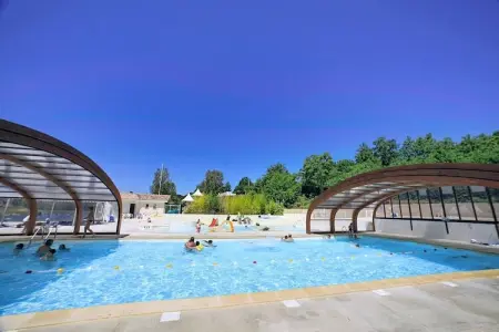 Location gite à Monclar de Quercy, Monclar Escape avec tennis et piscine partagée