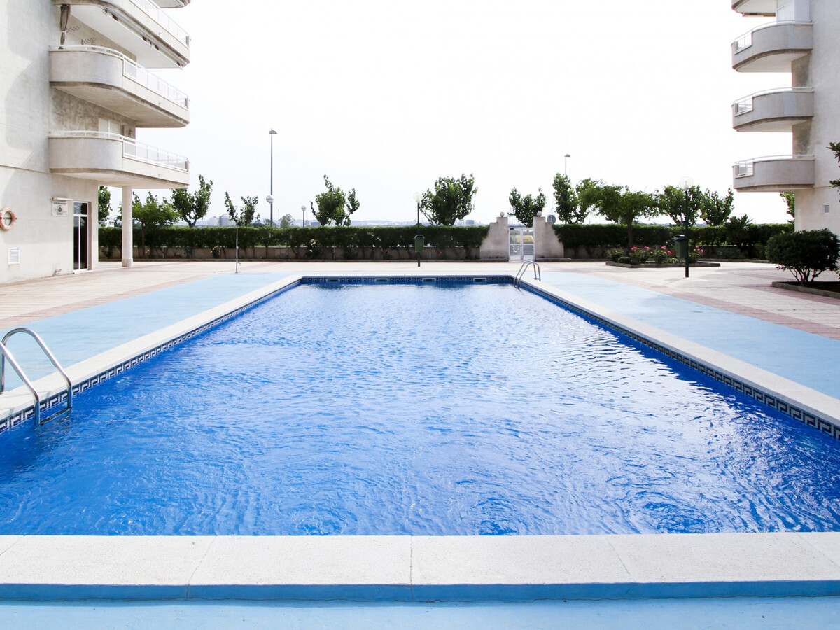 Appartement lumineux 2 ch. à La Pineda avec terrasse - Photo 2